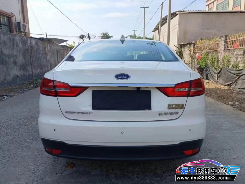 19年福特福睿斯轿车抵押车出售