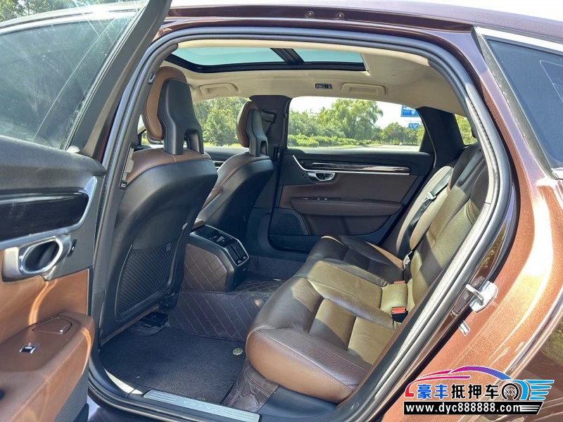 17年沃尔沃S90轿车抵押车出售