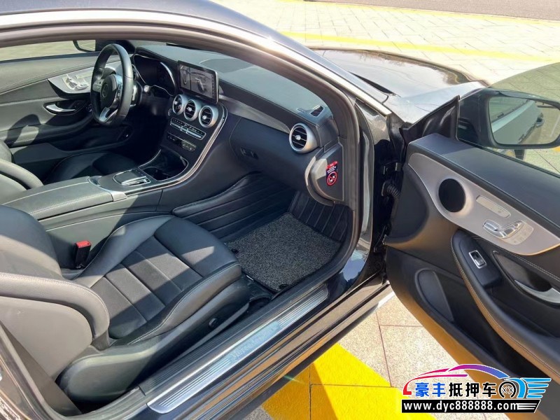 21年奔驰C轿车抵押车出售