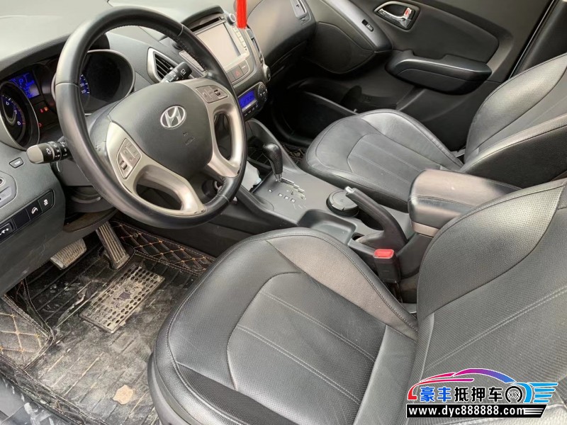 14年现代ix35轿车抵押车出售