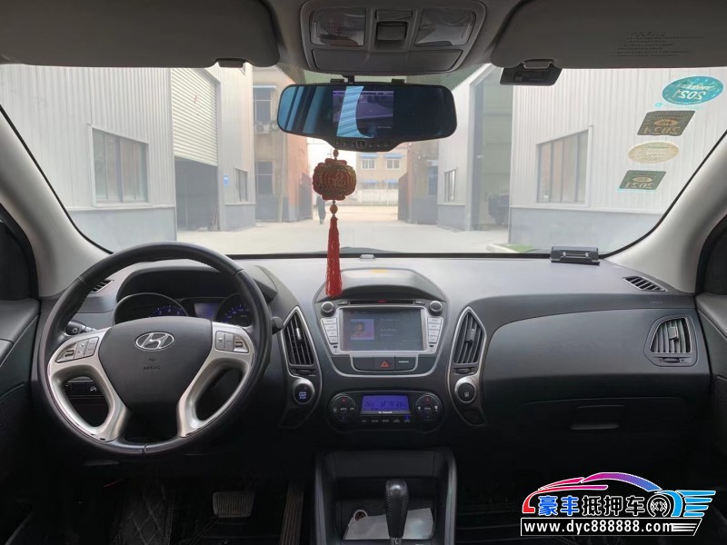 14年现代ix35轿车抵押车出售