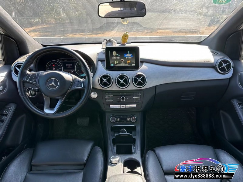 17年奔驰B轿车抵押车出售