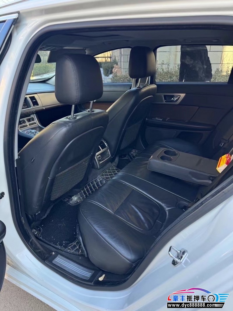 15年捷豹XF轿车抵押车出售