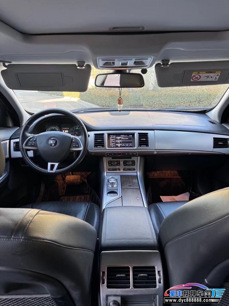 15年捷豹XF轿车抵押车出售