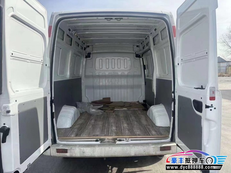 23年上汽大通V80轿车抵押车出售