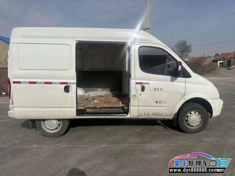 23年上汽大通V80轿车抵押车出售