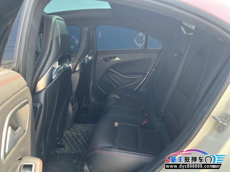 18年奔驰A级AMG轿车抵押车出售