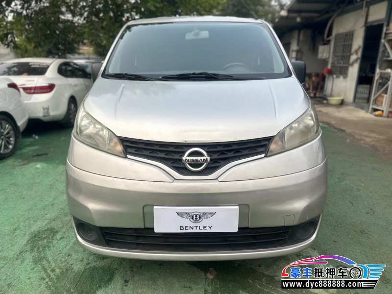 13年日产NV200轿车抵押车出售