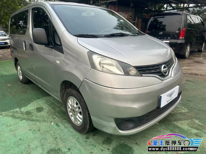 13年日产NV200轿车抵押车出售