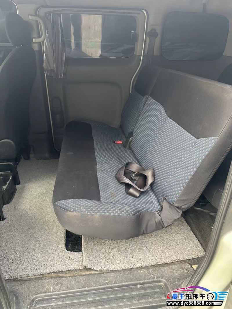 13年日产NV200轿车抵押车出售