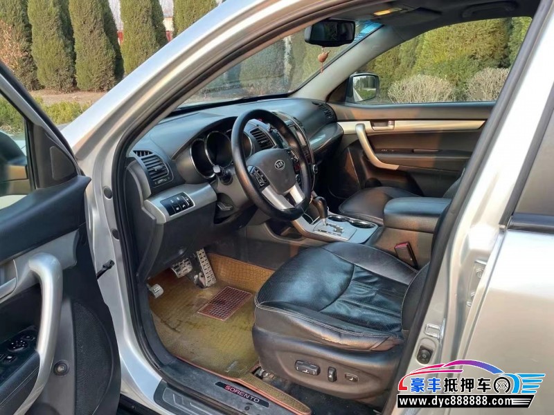 11年起亚索兰托轿车抵押车出售