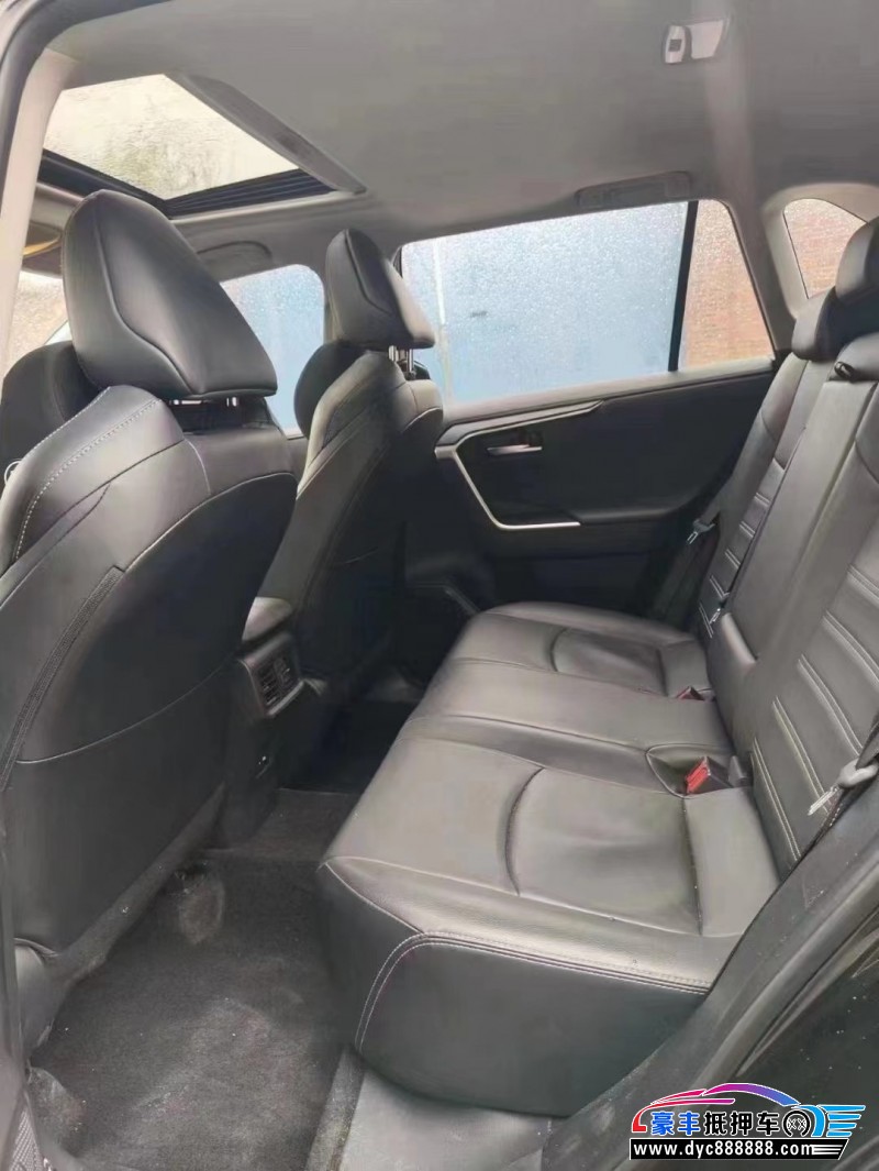 21年丰田威兰达轿车抵押车出售