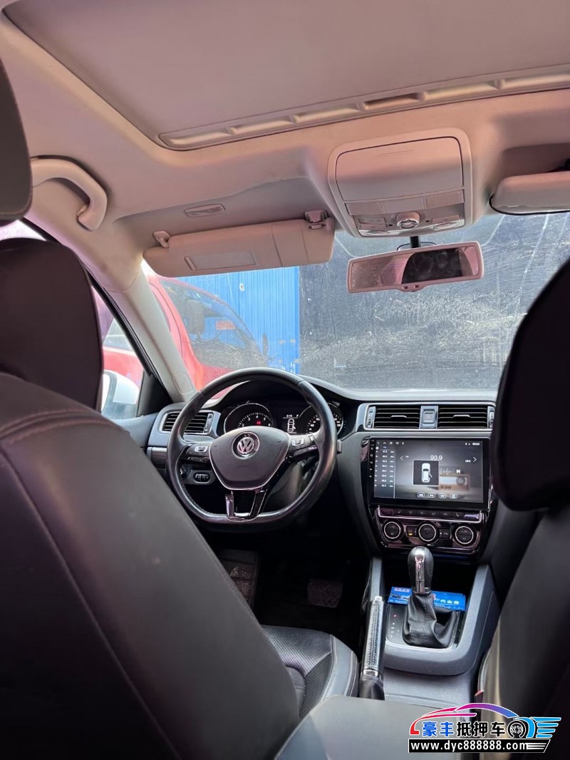 16年大众速腾轿车抵押车出售