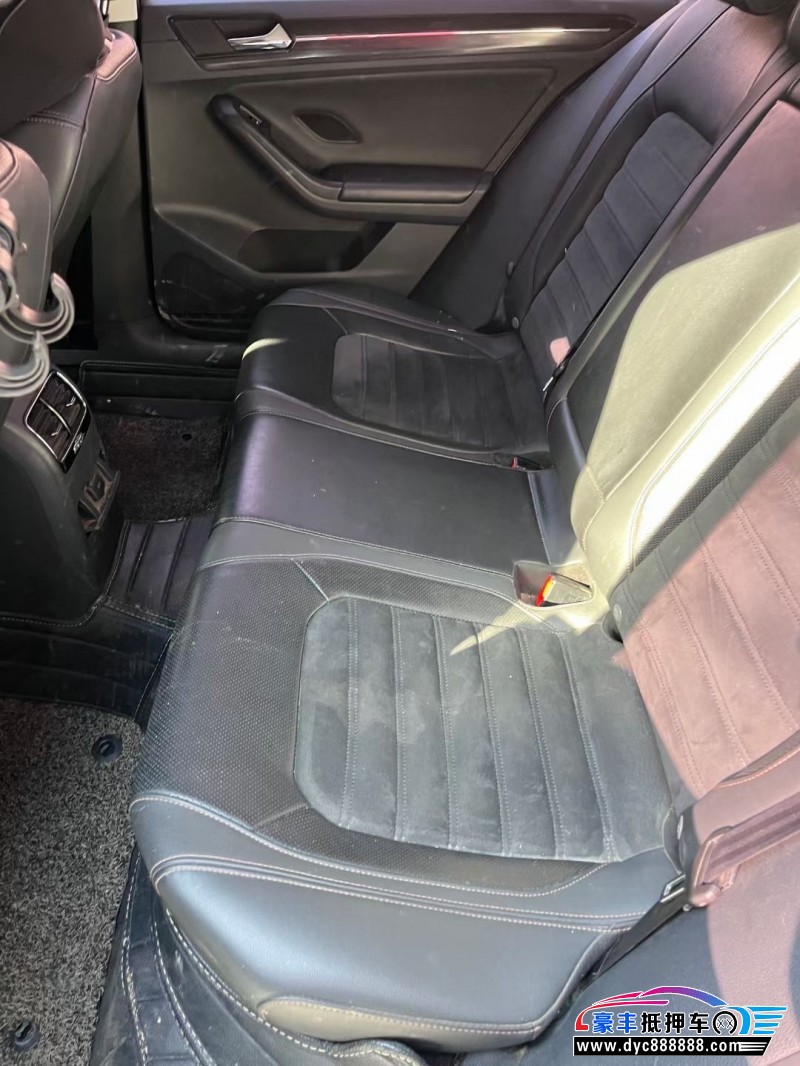 16年大众速腾轿车抵押车出售