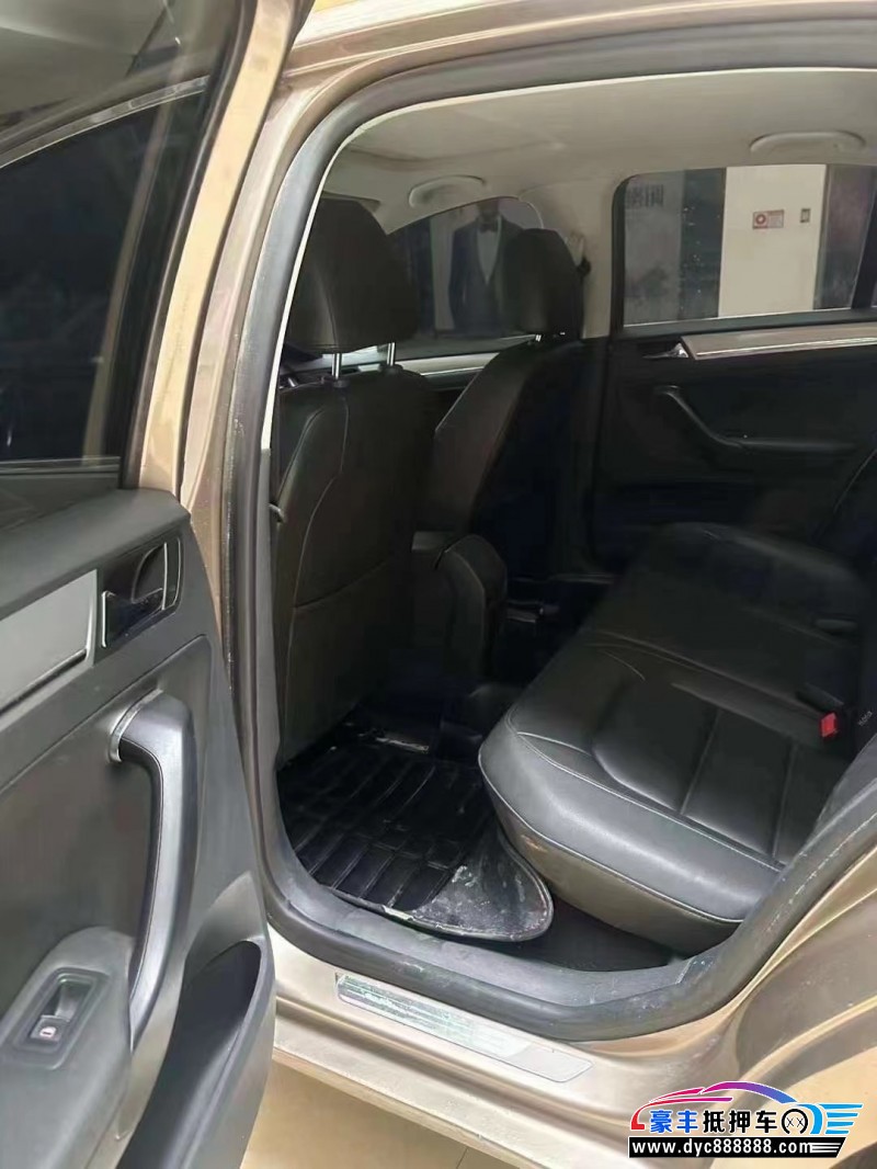 14年大众宝来轿车抵押车出售