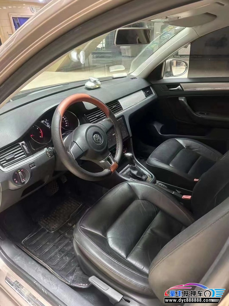 14年大众宝来轿车抵押车出售