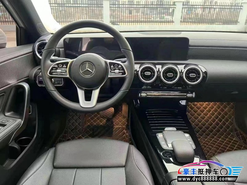 23年奔驰A轿车抵押车出售