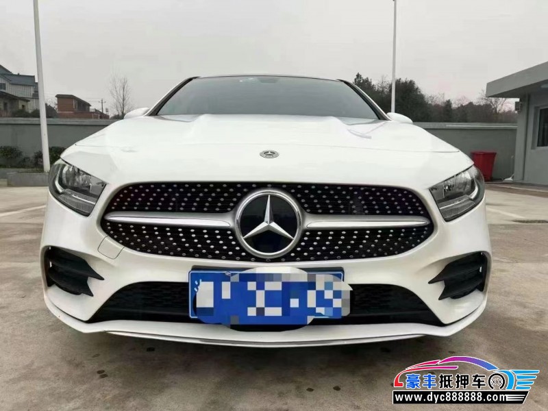 23年奔驰A轿车抵押车出售