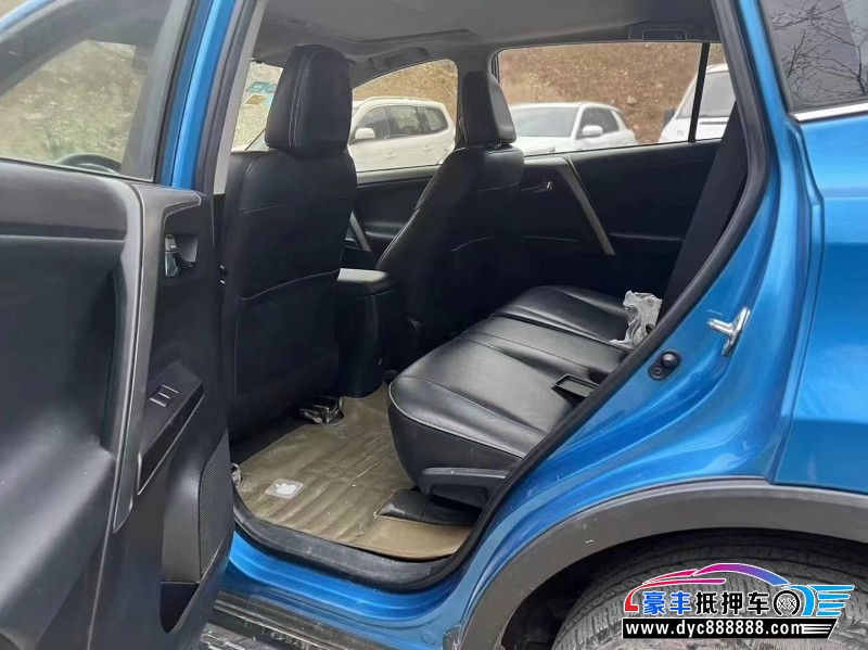 17年丰田RAV4荣放轿车抵押车出售