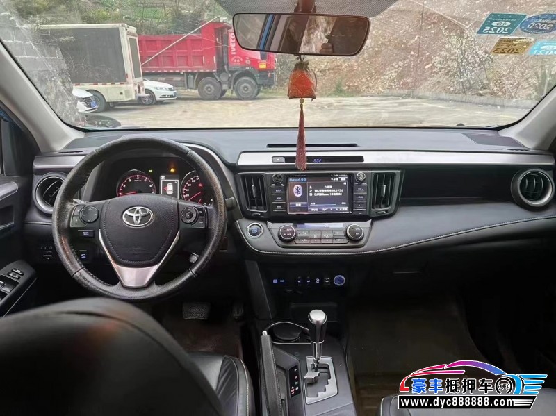 17年丰田RAV4荣放轿车抵押车出售