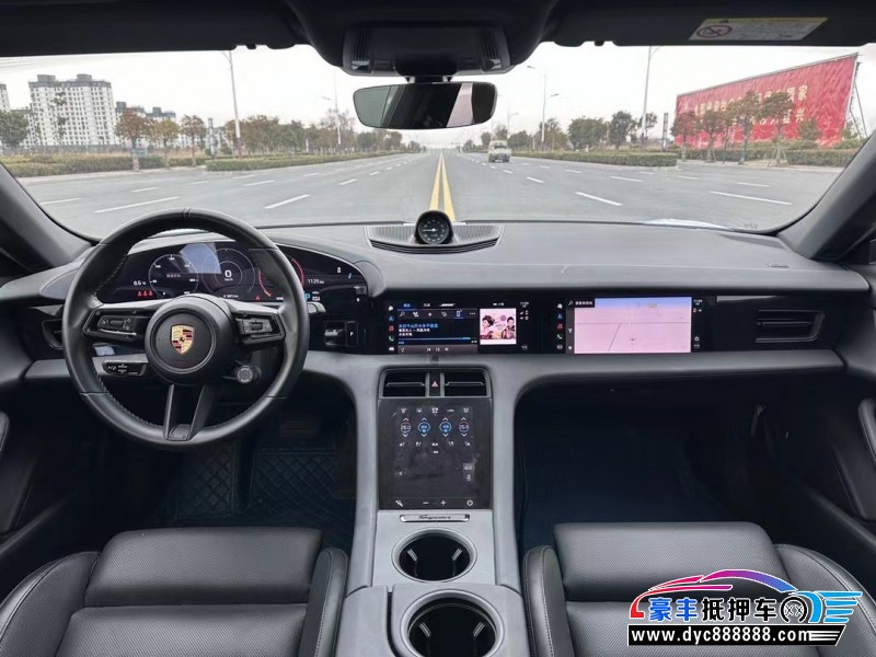 21年保时捷TaYcan轿车抵押车出售