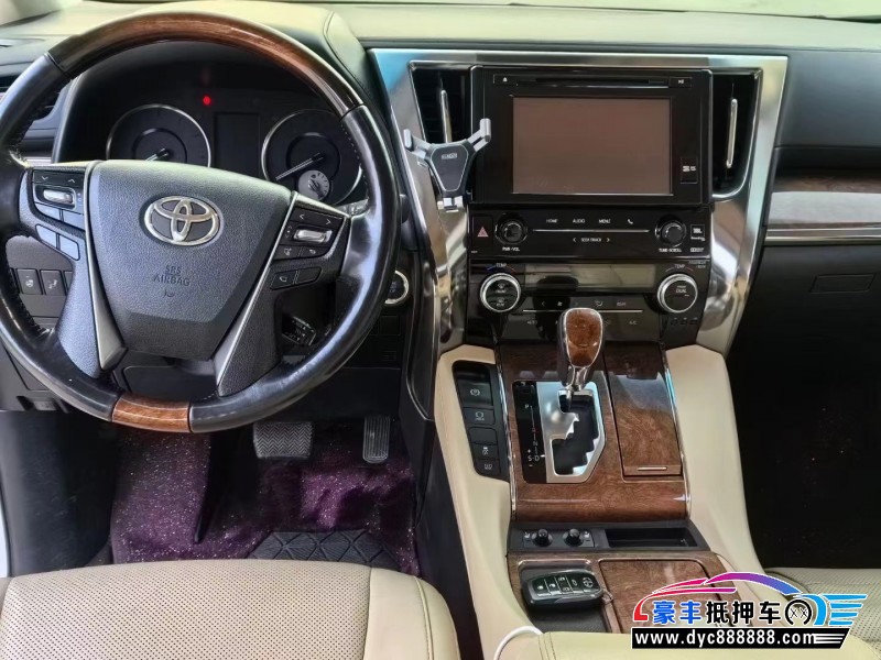 18年丰田埃尔法轿车抵押车出售