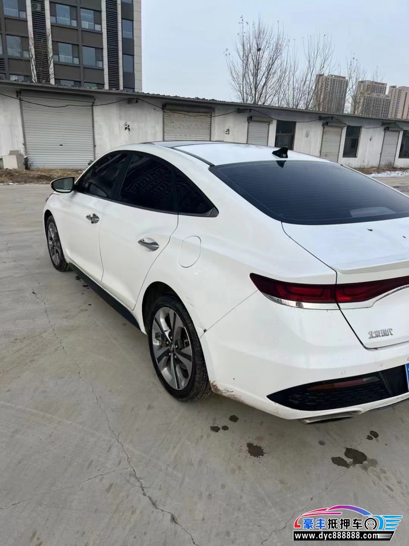 20年现代菲斯塔轿车抵押车出售