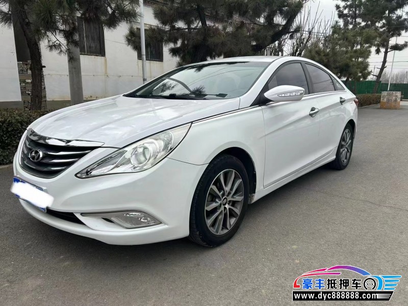 14年现代索纳塔八轿车抵押车出售