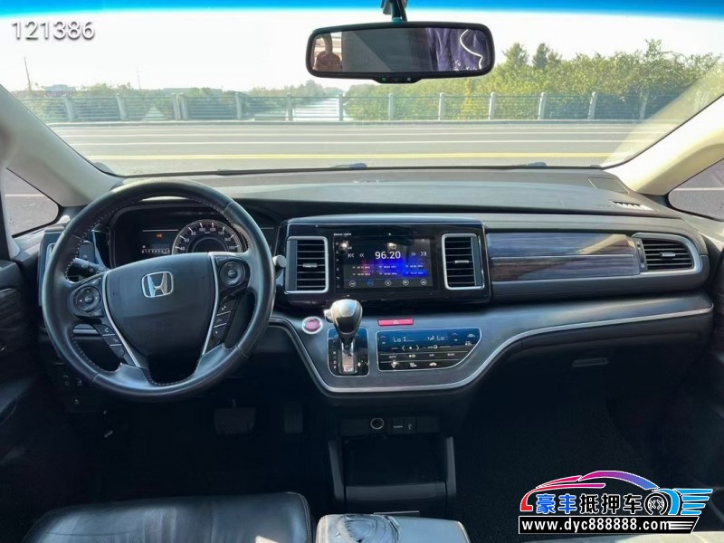 17年本田艾力绅轿车抵押车出售