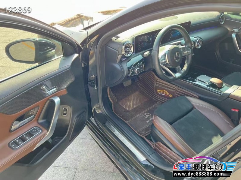 20年奔驰A轿车抵押车出售