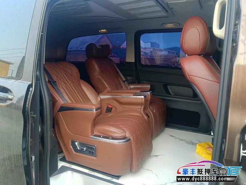 20年奔驰V轿车抵押车出售