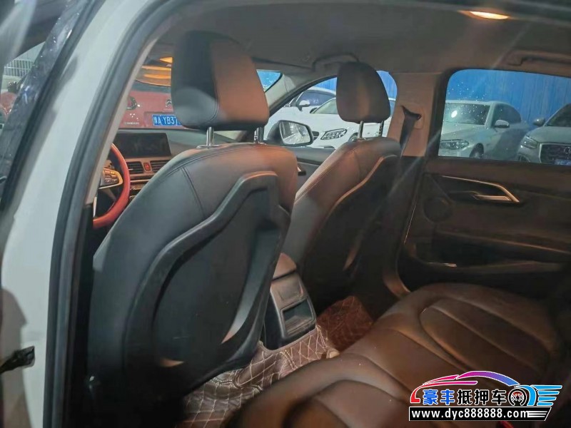 19年宝马1系轿车抵押车出售