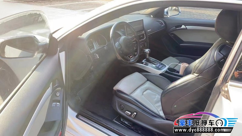 14年奥迪A5轿车抵押车出售