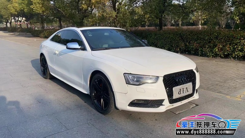 14年奥迪A5轿车抵押车出售