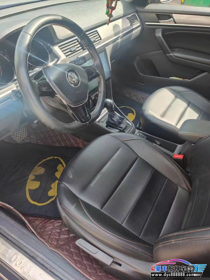 17年大众宝来轿车抵押车出售