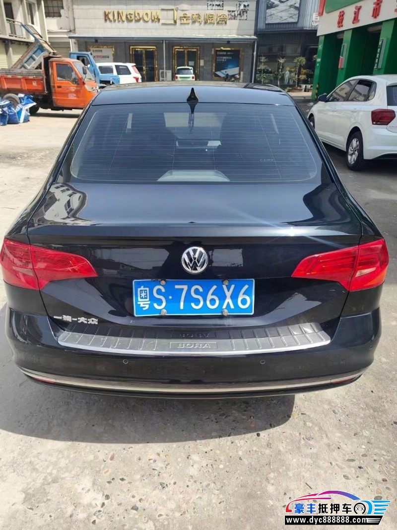17年大众宝来轿车抵押车出售