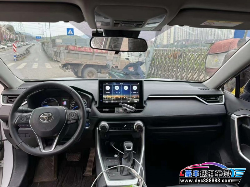 22年丰田威兰达轿车抵押车出售