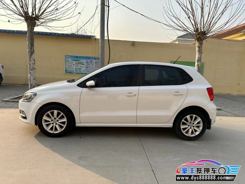 15年大众polo轿车抵押车出售