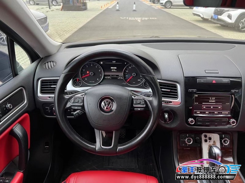 14年大众途锐轿车抵押车出售