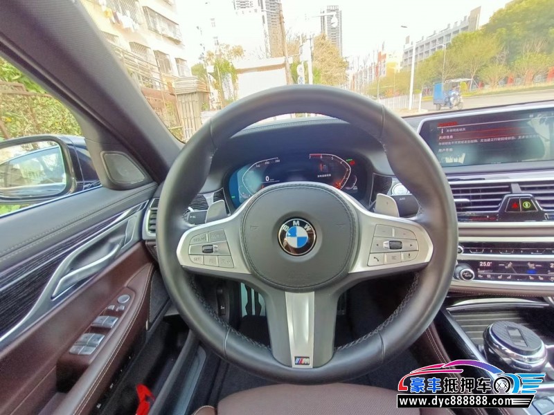 21年宝马7系轿车抵押车出售