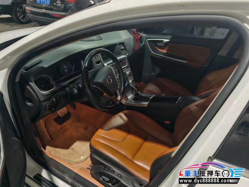 20年沃尔沃S60L轿车抵押车出售