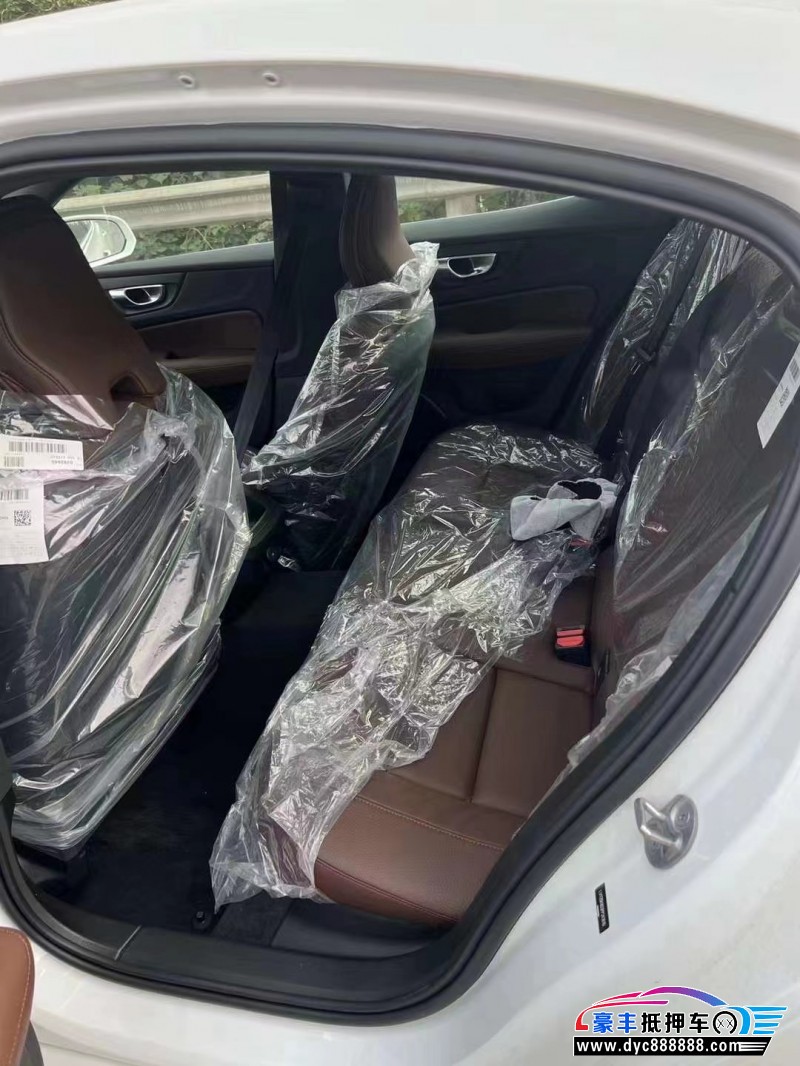 23年沃尔沃S60轿车抵押车出售