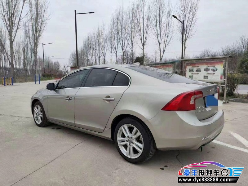 14年沃尔沃S60轿车抵押车出售