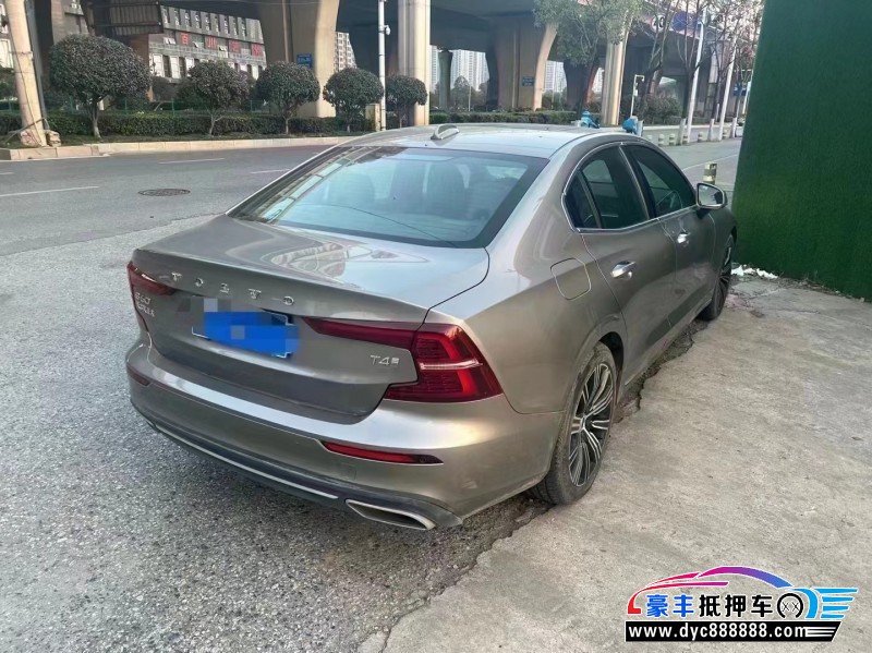 19年沃尔沃S60轿车抵押车出售
