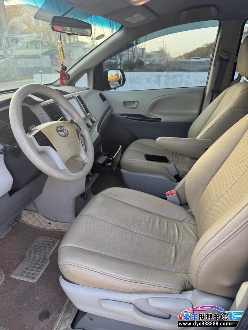 13年丰田塞纳MPV抵押车出售