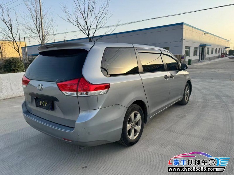 13年丰田塞纳MPV抵押车出售