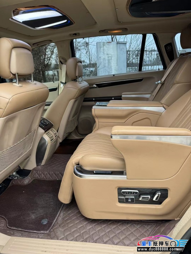 15年奔驰RMPV抵押车出售