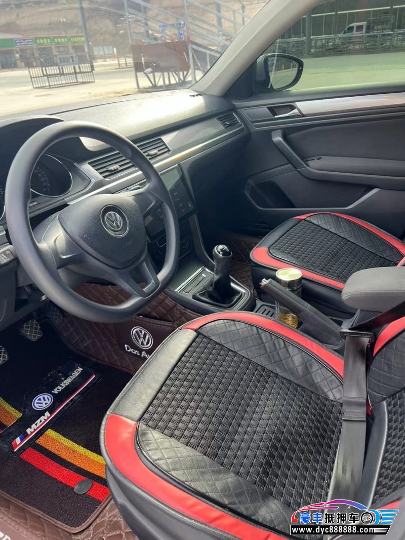 18年大众宝来轿车抵押车出售