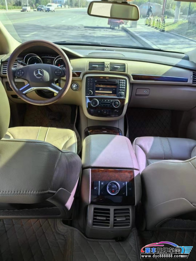 12年奔驰R轿车抵押车出售