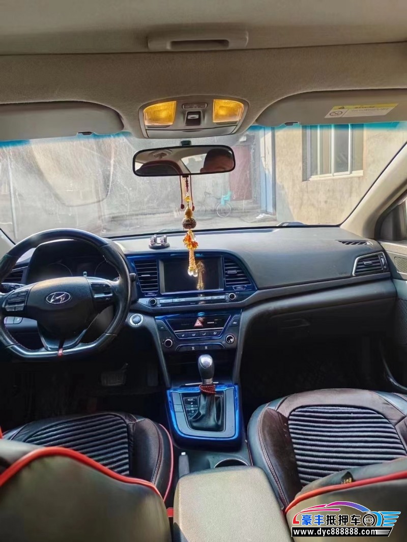 17年现代领动轿车抵押车出售